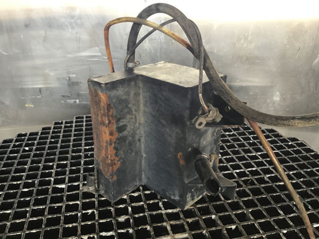 Liebherr Equalizing Reservoir - Vase d'expansion: photos 4 Liebherr Equalizing Reservoir - Vase d'expansion: photos 4