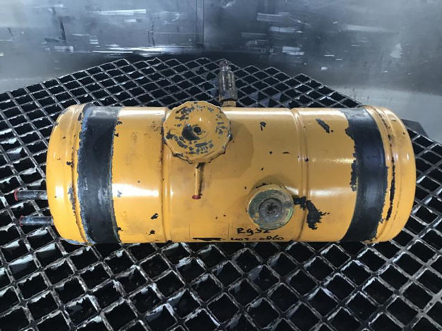 Liebherr Equalizing Reservoir - Vase d'expansion: photos 2 Liebherr Equalizing Reservoir - Vase d'expansion: photos 2