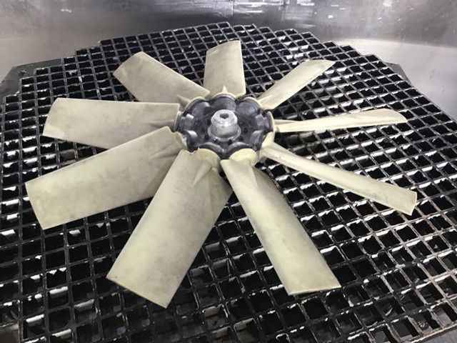 Liebherr Fan Blade - Ventilateur: photos 2 Liebherr Fan Blade - Ventilateur: photos 2
