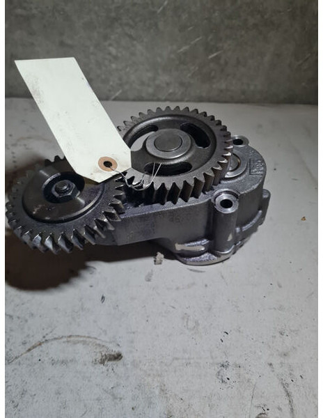 Liebherr LH110 C / LH110 MP / LH110 M / LH110 MPHR / LH 60 C - Pompe à huile: photos 1 Liebherr LH110 C / LH110 MP / LH110 M / LH110 MPHR / LH 60 C - Pompe à huile: photos 1