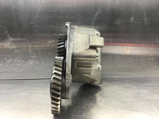 Liebherr Lubricating Oil Pump - Pompe à huile: photos 4 Liebherr Lubricating Oil Pump - Pompe à huile: photos 4