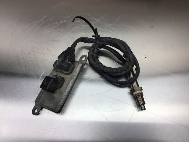 Liebherr Nox Sensor - Capteur: photos 2 Liebherr Nox Sensor - Capteur: photos 2