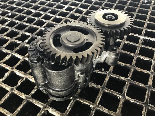 Liebherr Oil Pump - Pompe à huile: photos 1 Liebherr Oil Pump - Pompe à huile: photos 1