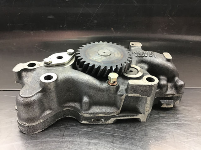 Liebherr Oil Pump - Pompe à huile: photos 5 Liebherr Oil Pump - Pompe à huile: photos 5