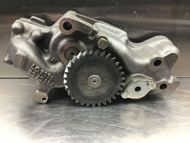 Liebherr Oil Pump - Pompe à huile: photos 2 Liebherr Oil Pump - Pompe à huile: photos 2