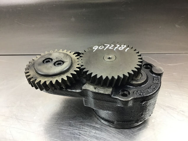 Liebherr Oil Pump - Pompe à huile: photos 2 Liebherr Oil Pump - Pompe à huile: photos 2