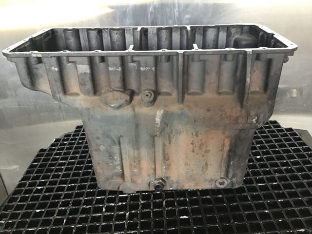 Liebherr Oil Sump - Carter: photos 5 Liebherr Oil Sump - Carter: photos 5