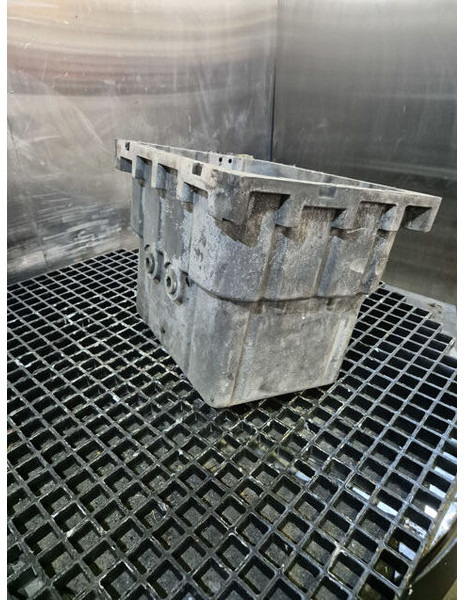 Liebherr Oil Sump - Carter: photos 1 Liebherr Oil Sump - Carter: photos 1