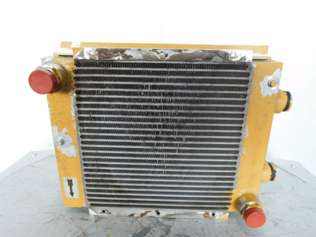 Liebherr Oilcooler - Radiateur d'huile: photos 1 Liebherr Oilcooler - Radiateur d'huile: photos 1