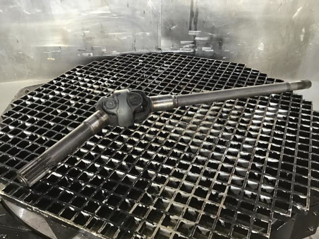 Liebherr Propellor Shaft - Demi arbre: photos 1 Liebherr Propellor Shaft - Demi arbre: photos 1