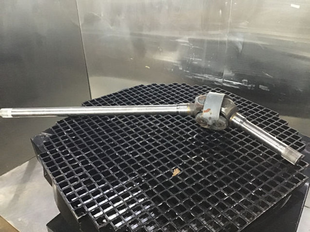 Liebherr Propellor Shaft - Demi arbre: photos 2 Liebherr Propellor Shaft - Demi arbre: photos 2