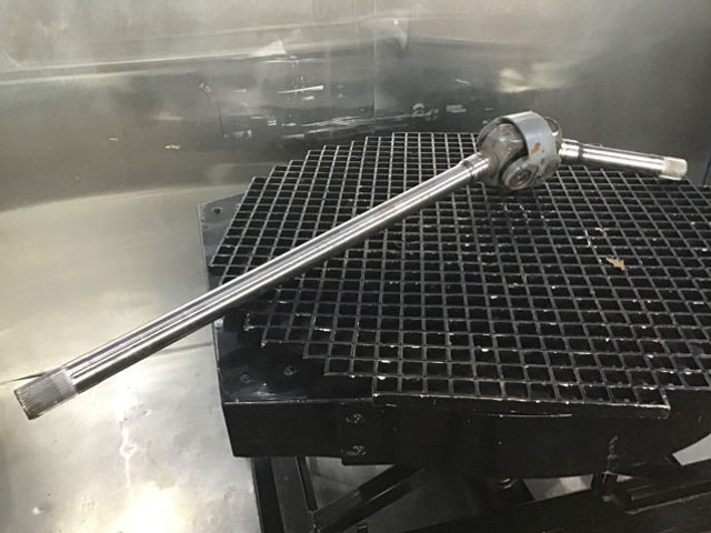 Liebherr Propellor Shaft - Demi arbre: photos 1 Liebherr Propellor Shaft - Demi arbre: photos 1