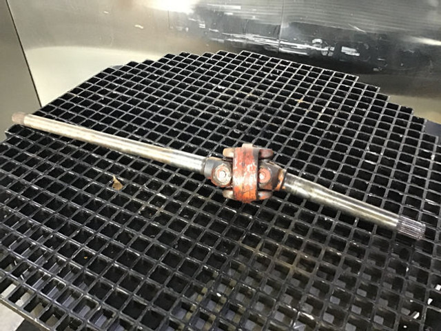 Liebherr Propellor Shaft - Demi arbre: photos 2 Liebherr Propellor Shaft - Demi arbre: photos 2