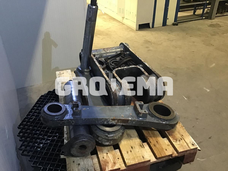 Liebherr R946 LC / R946 NLC / R950 LC-V / R954C / R956 / R974C / R956 LC - Attache rapide: photos 4 Liebherr R946 LC / R946 NLC / R950 LC-V / R954C / R956 / R974C / R956 LC - Attache rapide: photos 4