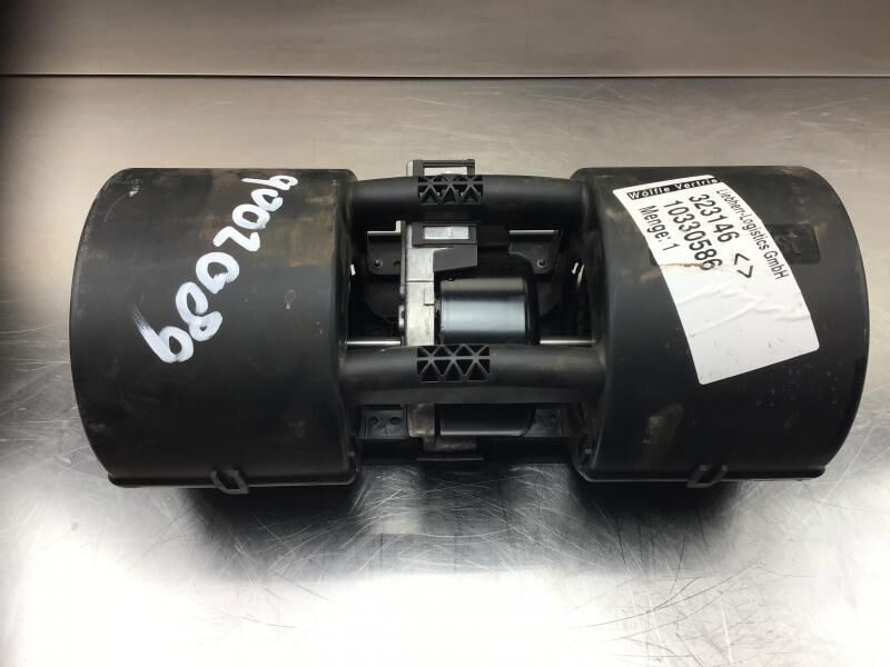 Liebherr R946 LC / R946 NLC / R956 / R976 / R926 LC / R920 / R920 LC - Pulseur d'air habitacle: photos 2 Liebherr R946 LC / R946 NLC / R956 / R976 / R926 LC / R920 / R920 LC - Pulseur d'air habitacle: photos 2