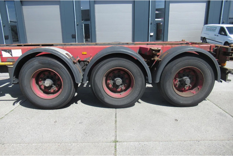 Renders Container Chassis / Extendable on rear / BPW + drum - Semi-remorque porte-conteneur/ Caisse mobile: photos 5 Renders Container Chassis / Extendable on rear / BPW + drum - Semi-remorque porte-conteneur/ Caisse mobile: photos 5