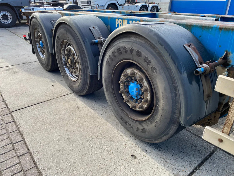 Semi-remorque porte-conteneur/ Caisse mobile Renders Container chassis / Mercedes + Disc / 1x Lift Axle / 1x Extendable: photos 7 Semi-remorque porte-conteneur/ Caisse mobile Renders Container chassis / Mercedes + Disc / 1x Lift Axle / 1x Extendable: photos 7