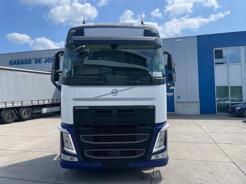 Volvo FH 13.500 Globetrotter XL / I-parkCool / 2x Tank - Tracteur routier: photos 2 Volvo FH 13.500 Globetrotter XL / I-parkCool / 2x Tank - Tracteur routier: photos 2