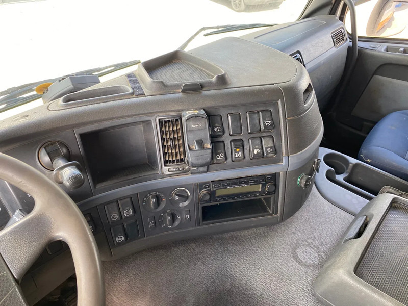 Tracteur routier Volvo FM 440 6x4 / Hooklift and Tractor / Hub Reduction: photos 10