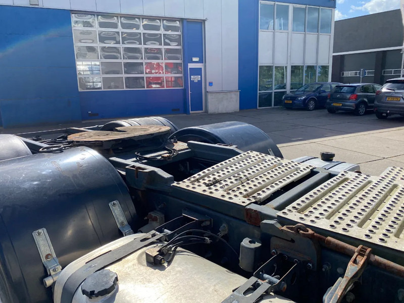 Tracteur routier Volvo FM 440 6x4 / Hooklift and Tractor / Hub Reduction: photos 8