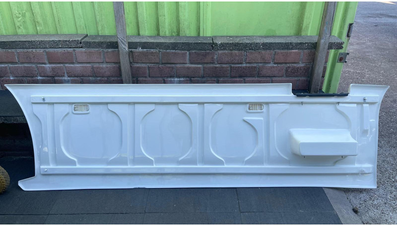 Scania Side Skirt Scania zijskirts - Aérodynamique/ Spoilers pour Camion: photos 3 Scania Side Skirt Scania zijskirts - Aérodynamique/ Spoilers pour Camion: photos 3