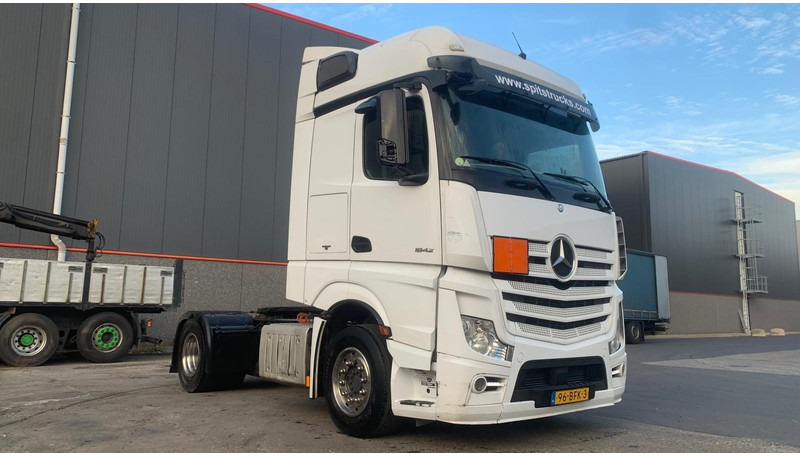 Mercedes-Benz Actros 1842 Dakspoiler + Koelkast - Tracteur routier: photos 3 Mercedes-Benz Actros 1842 Dakspoiler + Koelkast - Tracteur routier: photos 3