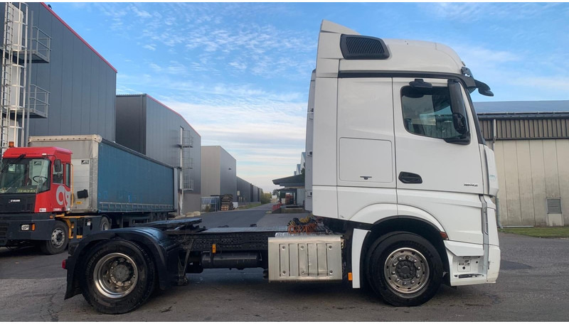 Mercedes-Benz Actros 1842 Dakspoiler + Koelkast - Tracteur routier: photos 5 Mercedes-Benz Actros 1842 Dakspoiler + Koelkast - Tracteur routier: photos 5