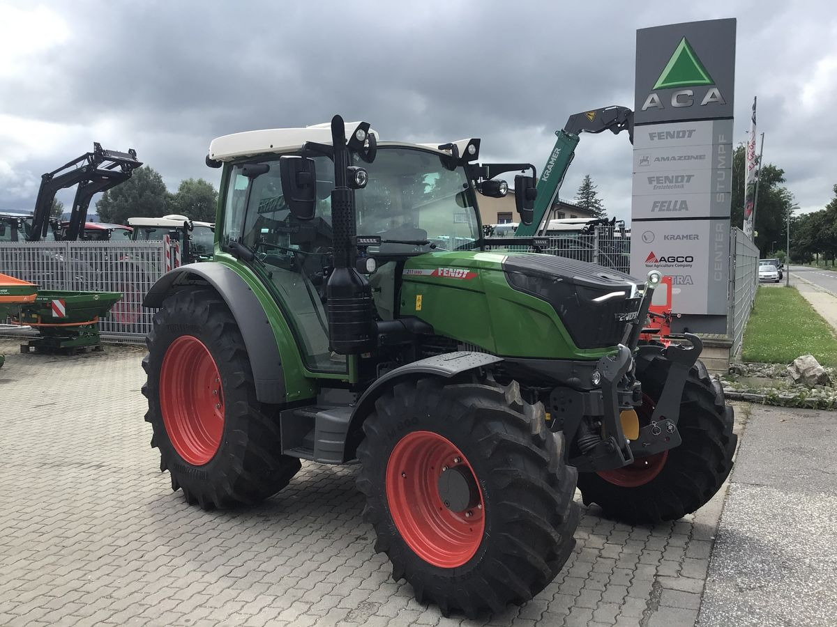 Fendt 211 Vario (FendtONE) - Tracteur agricole: photos 1 Fendt 211 Vario (FendtONE) - Tracteur agricole: photos 1