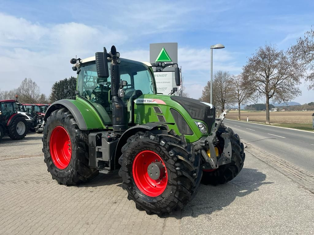 Fendt 724 Vario - Tracteur agricole: photos 1 Fendt 724 Vario - Tracteur agricole: photos 1