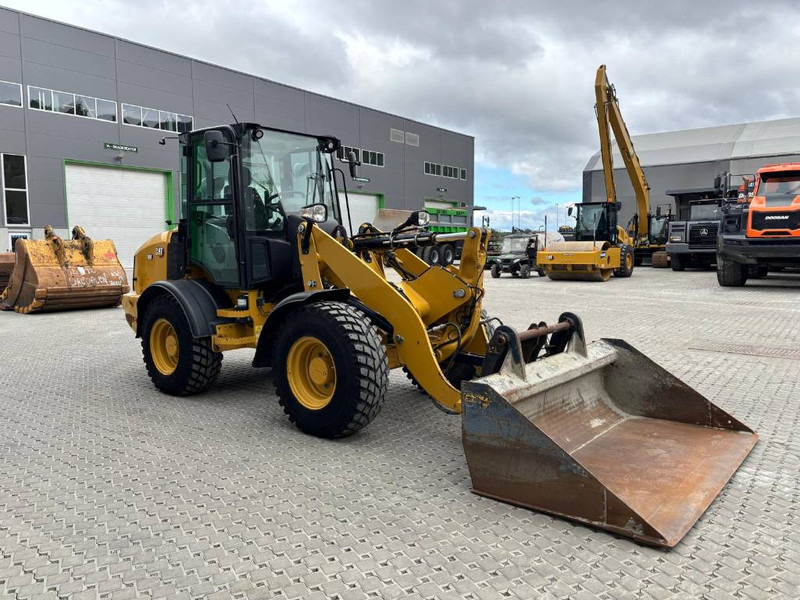 Cat 908 M - Chargeuse sur pneus: photos 2 Cat 908 M - Chargeuse sur pneus: photos 2