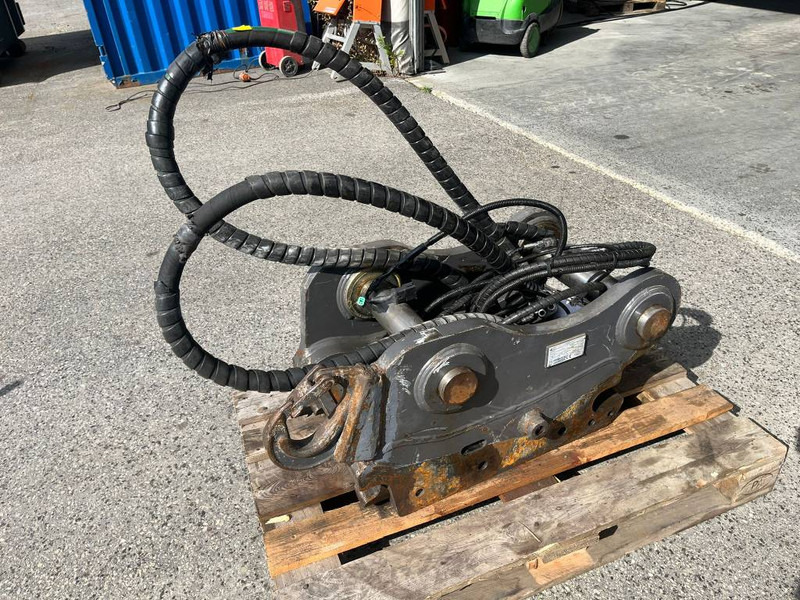 SMP ST28 / FOC70 - Attache rapide pour Engins de chantier: photos 2 SMP ST28 / FOC70 - Attache rapide pour Engins de chantier: photos 2