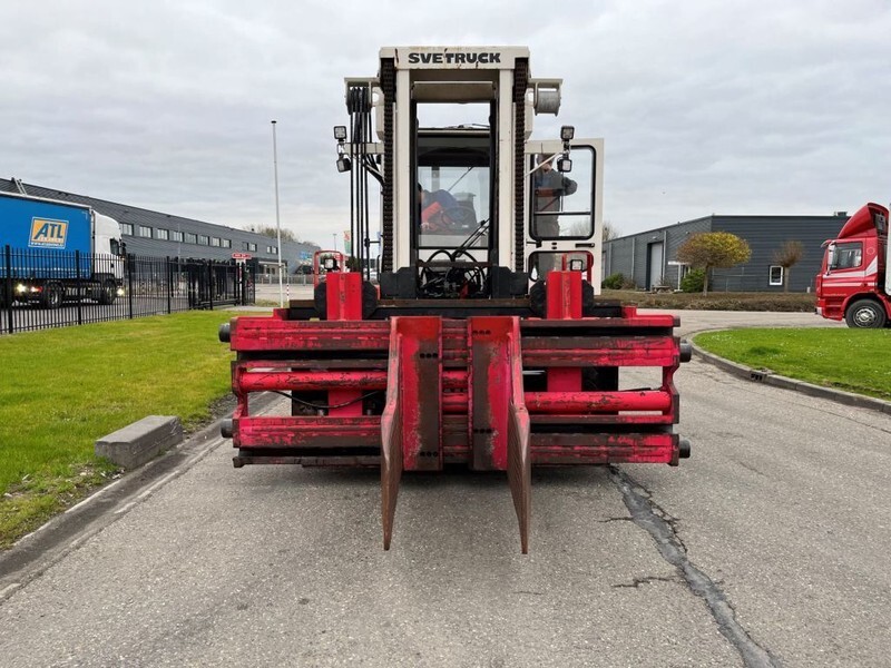 Bolzoni PULP BALE CLAMP P-1000-LS - Accessoire: photos 2 Bolzoni PULP BALE CLAMP P-1000-LS - Accessoire: photos 2