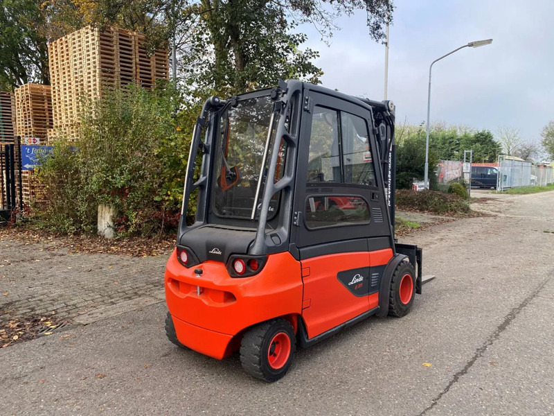Linde E35L-01 - Chariot élévateur électrique: photos 5 Linde E35L-01 - Chariot élévateur électrique: photos 5