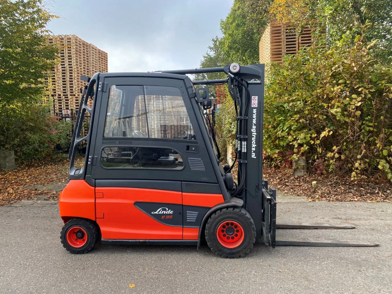 Linde E35L-01 - Chariot élévateur électrique: photos 1 Linde E35L-01 - Chariot élévateur électrique: photos 1