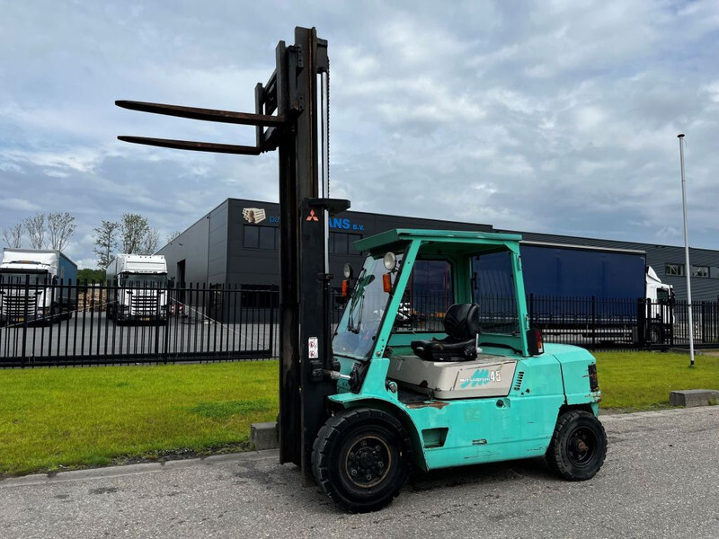 Chariot élévateur diesel Mitsubishi FD45: photos 9