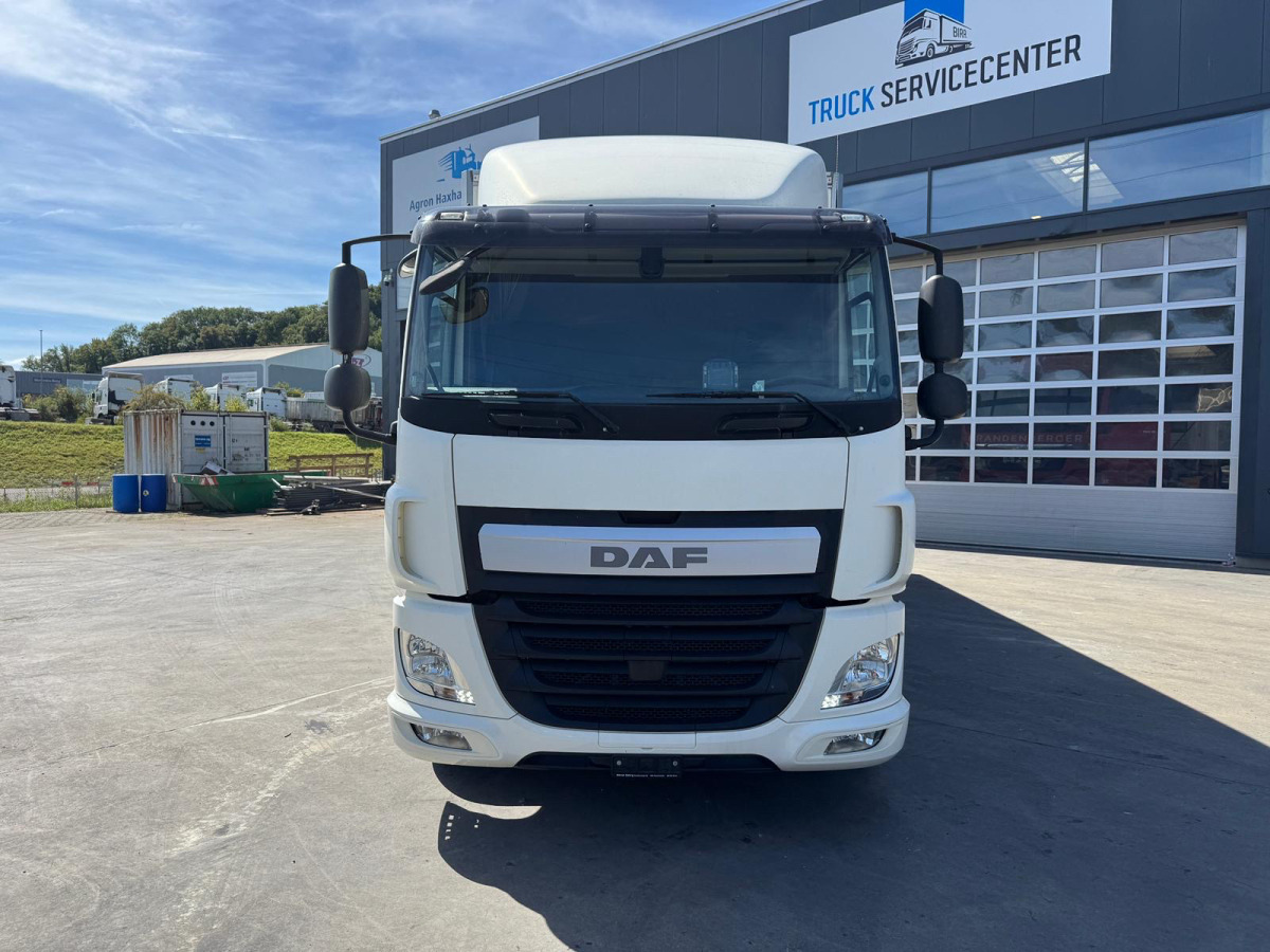 DAF CF370 6x2 Retarder Carrier 850 - Camion frigorifique: photos 2 DAF CF370 6x2 Retarder Carrier 850 - Camion frigorifique: photos 2