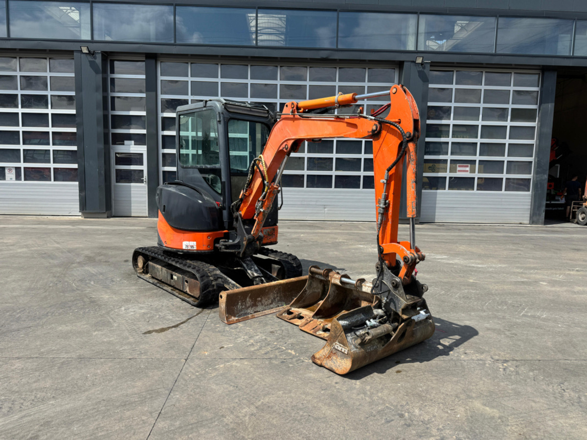 HITACHI Zaxis 30U-2 CSR - Pelle sur chenille: photos 2 HITACHI Zaxis 30U-2 CSR - Pelle sur chenille: photos 2