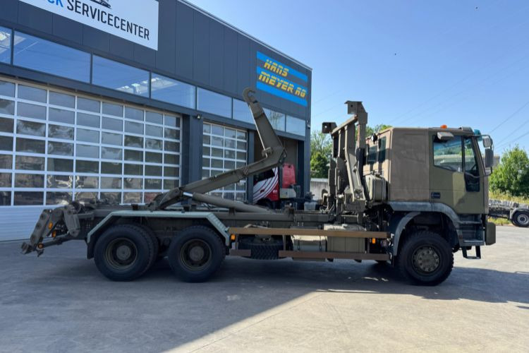 Iveco 260E44W 6x6 Hiab 26T - Camion ampliroll: photos 4 Iveco 260E44W 6x6 Hiab 26T - Camion ampliroll: photos 4