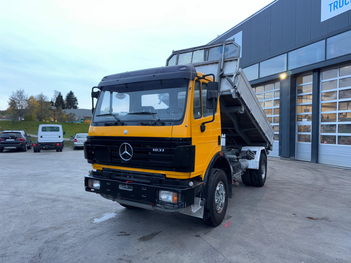 MERCEDES SK 1831 4x2 5m3 Kipper - Camion benne: photos 1 MERCEDES SK 1831 4x2 5m3 Kipper - Camion benne: photos 1