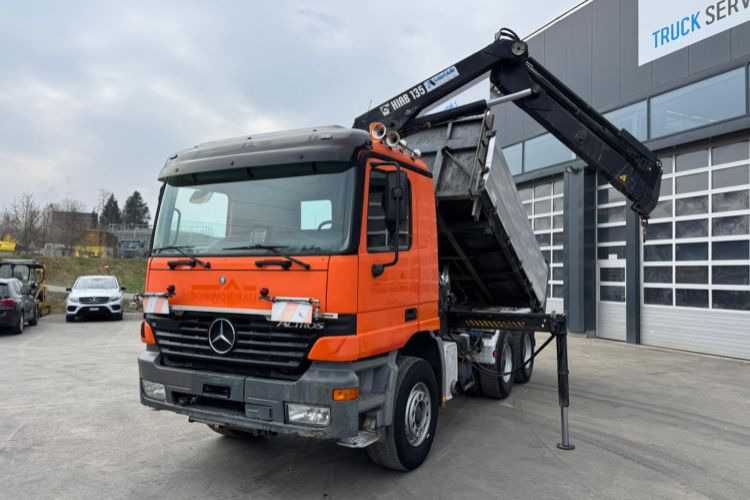 Mercedes-Benz Actros 2653 V8 Hiab 135-4 - Camion grue: photos 2 Mercedes-Benz Actros 2653 V8 Hiab 135-4 - Camion grue: photos 2
