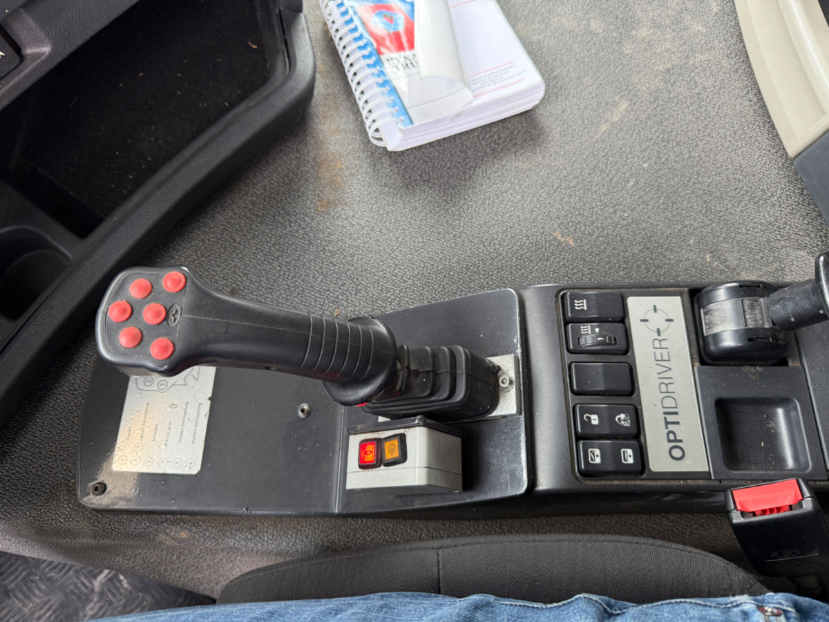 RENAULT Lander 8x2 Retarder Lift-&Lenkachse en crédit-bail RENAULT Lander 8x2 Retarder Lift-&Lenkachse: photos 16