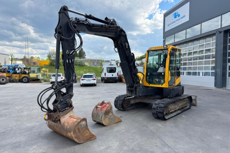 Takeuchi TB-280FR Powertilt - Pelle sur chenille: photos 1 Takeuchi TB-280FR Powertilt - Pelle sur chenille: photos 1