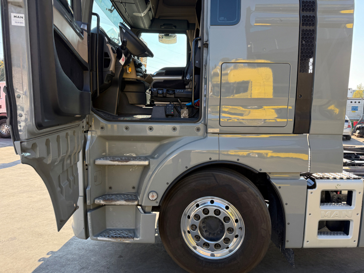 Tracteur routier MAN TGX 18.500 4x2 (Engine defect): photos 10 Tracteur routier MAN TGX 18.500 4x2 (Engine defect): photos 10