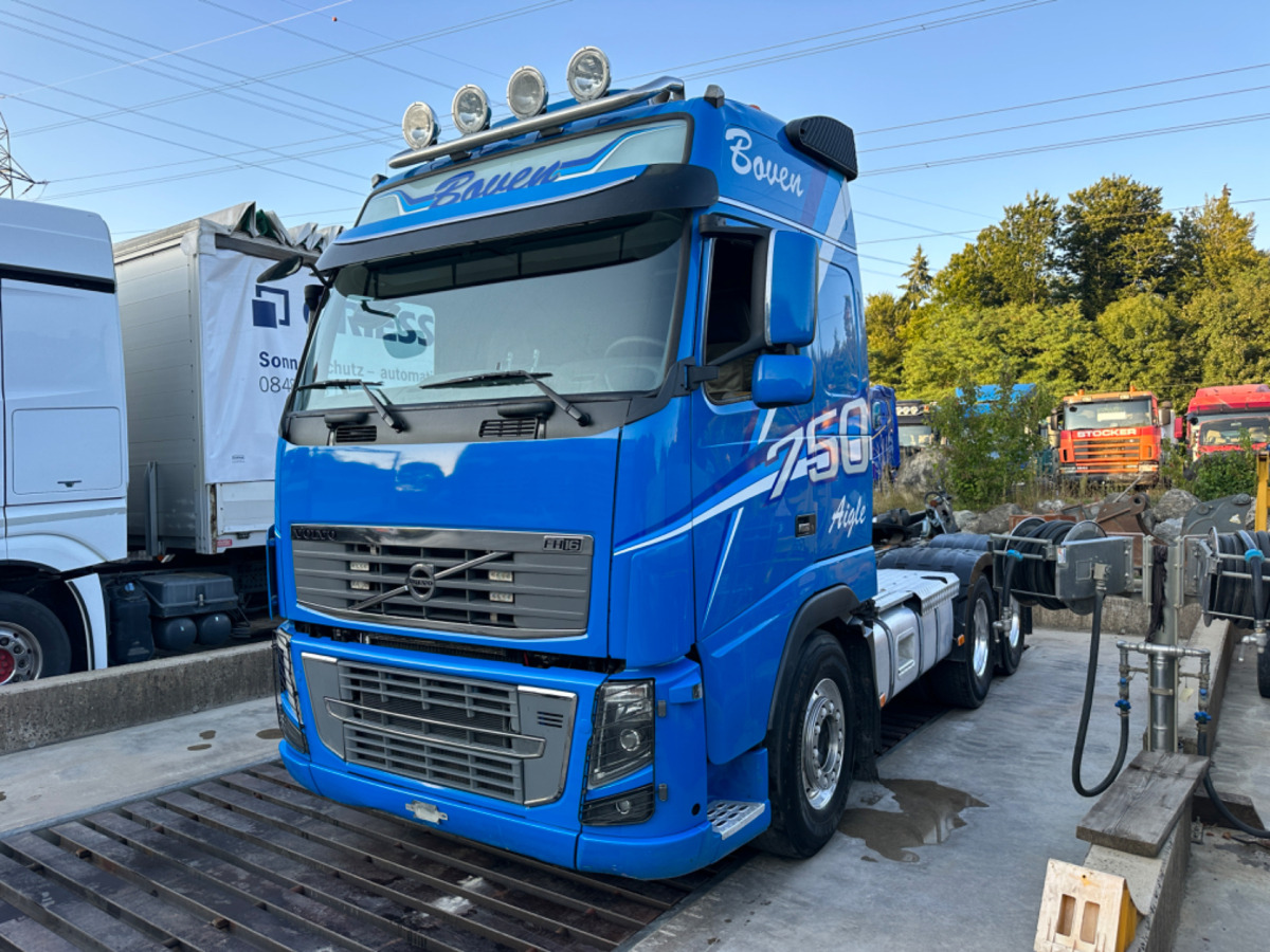VOLVO FH16-750 6x4 - Tracteur routier: photos 1 VOLVO FH16-750 6x4 - Tracteur routier: photos 1
