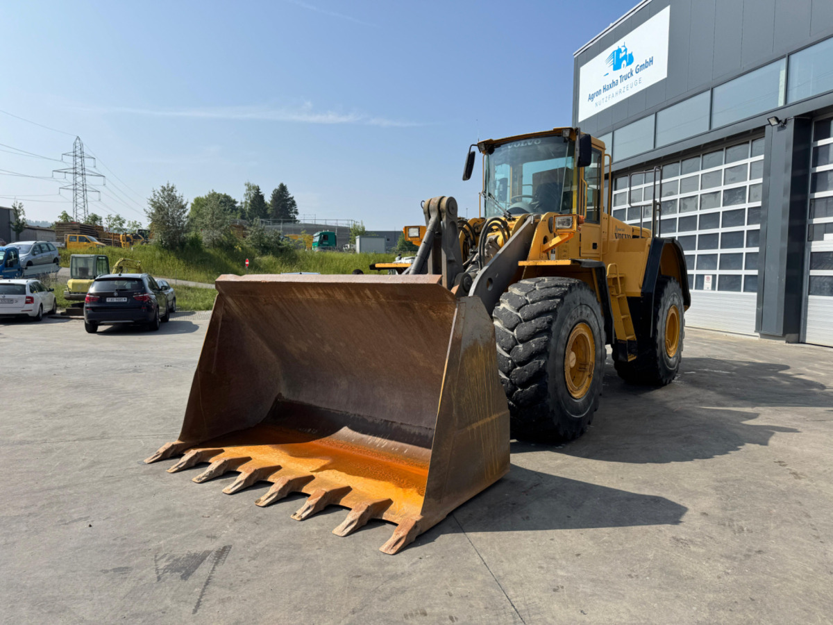 VOLVO L150E - Chargeuse sur pneus: photos 1 VOLVO L150E - Chargeuse sur pneus: photos 1