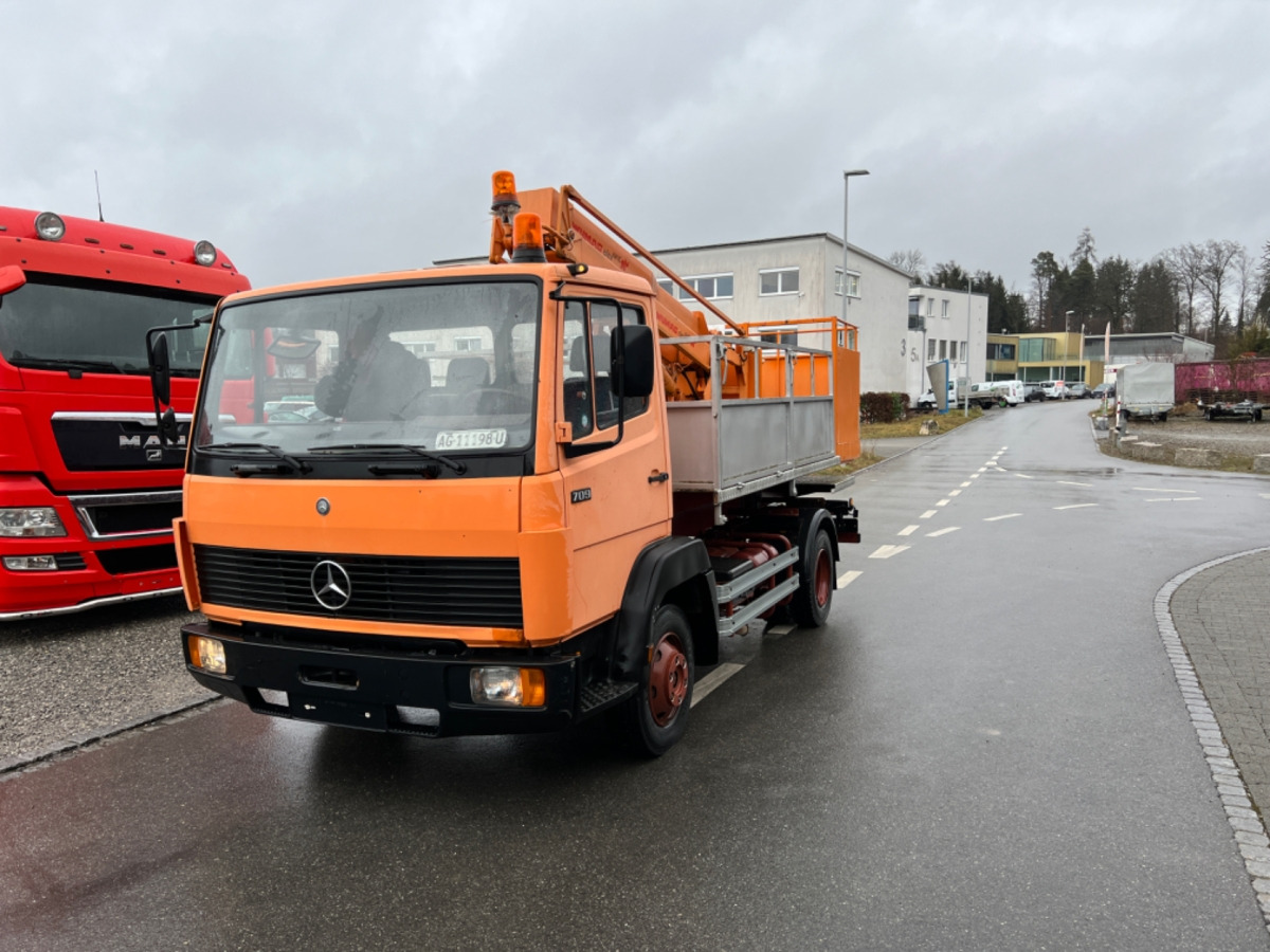 MERCEDES 709 WUMAG GELENKSTEIGER 14M - Véhicule de voirie/ Spécial: photos 1 MERCEDES 709 WUMAG GELENKSTEIGER 14M - Véhicule de voirie/ Spécial: photos 1