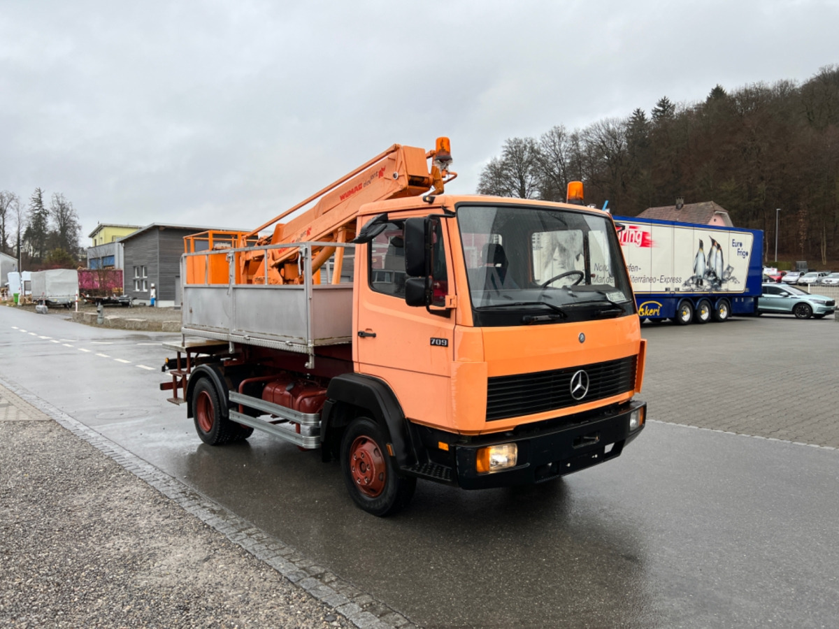 MERCEDES 709 WUMAG GELENKSTEIGER 14M - Véhicule de voirie/ Spécial: photos 2 MERCEDES 709 WUMAG GELENKSTEIGER 14M - Véhicule de voirie/ Spécial: photos 2