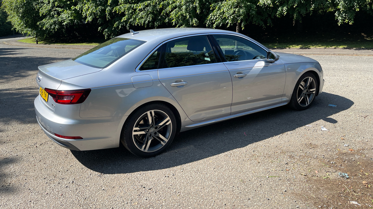 AUDI A4 1.4T FSI S Line 150Ps - Berline: photos 4 AUDI A4 1.4T FSI S Line 150Ps - Berline: photos 4