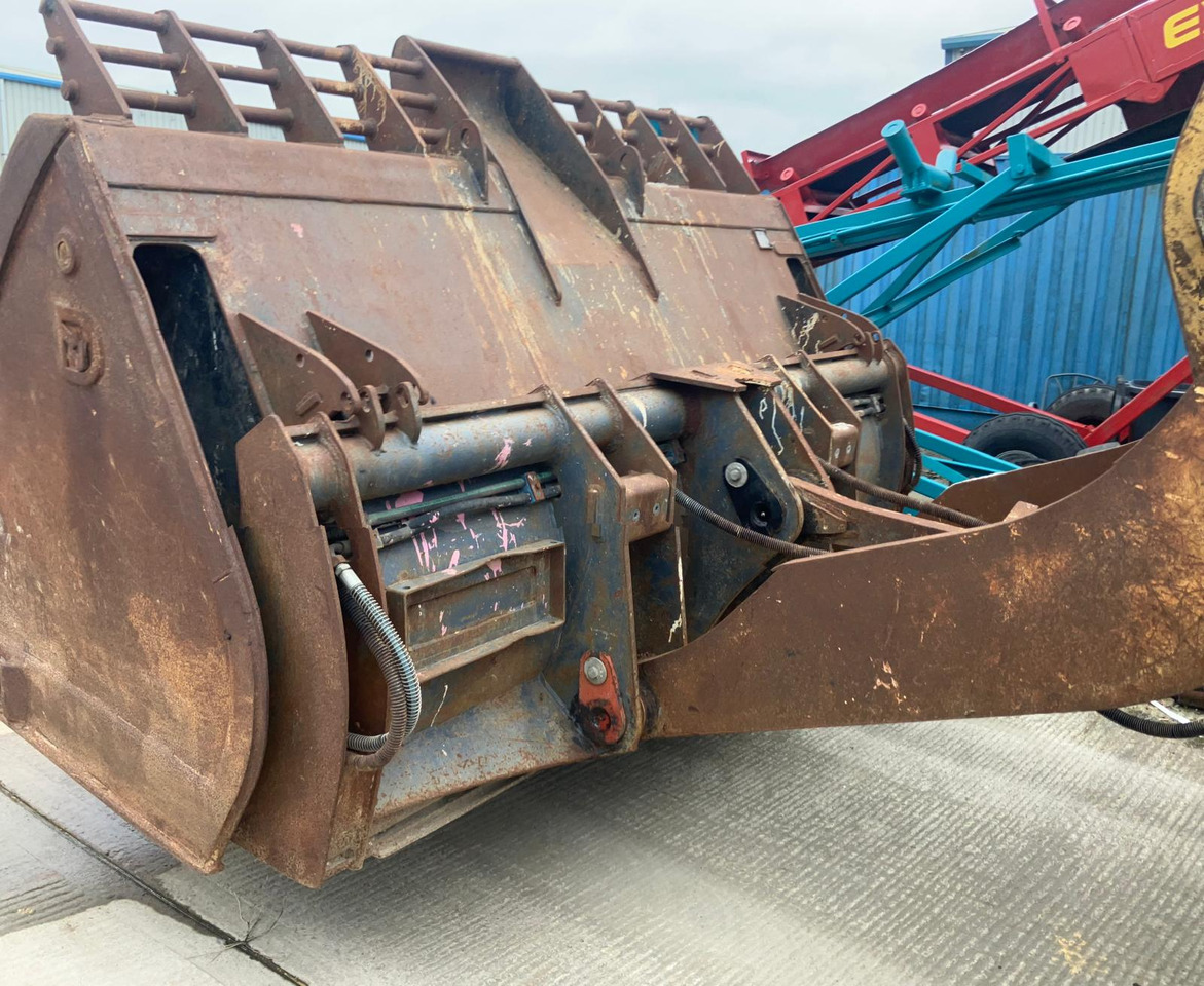 CASE 821C - Chargeuse sur pneus: photos 5 CASE 821C - Chargeuse sur pneus: photos 5