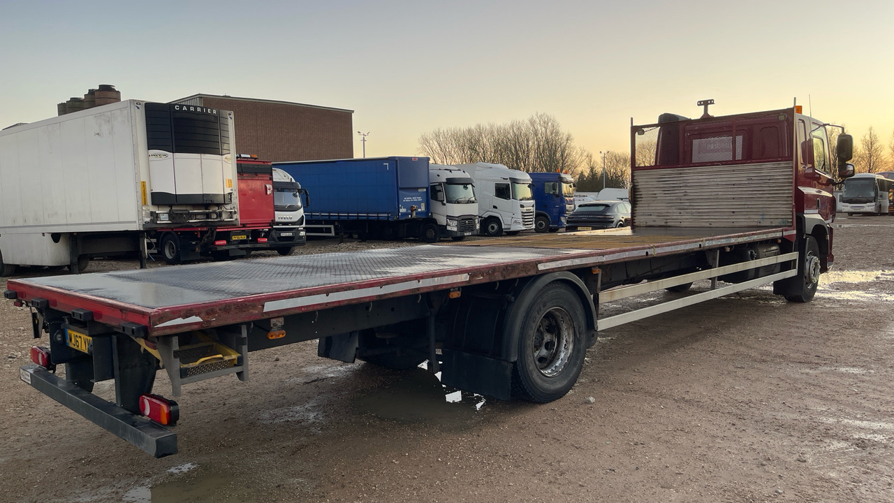 DAF CF 230 - Camion plateau: photos 4 DAF CF 230 - Camion plateau: photos 4